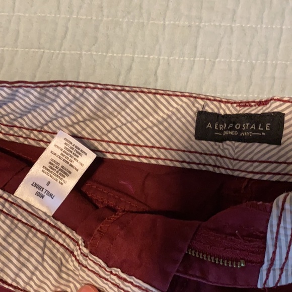 Size 8 Maroon Aeropostale Jean Shorts - Picture 3 of 3